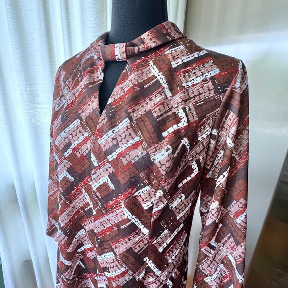 Vintage 70s dress, Mod brown orange and white abstract print, keyhole neckline - Picture 2 of 10